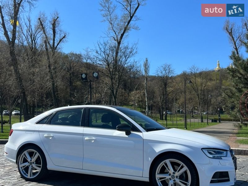 Седан Audi A3 2015 в Киеве