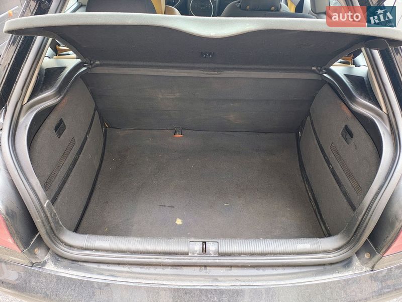 Хэтчбек Audi A3 2000 в Вишневом