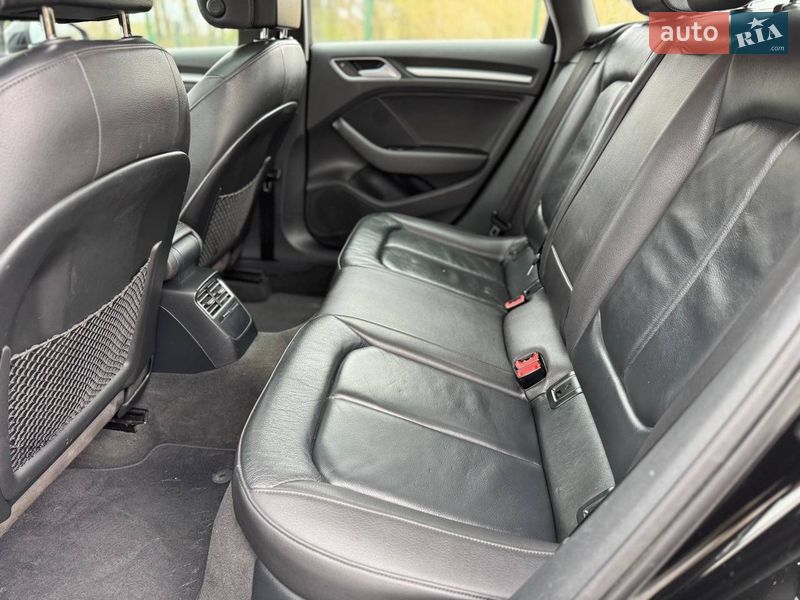 Седан Audi A3 2016 в Дрогобичі