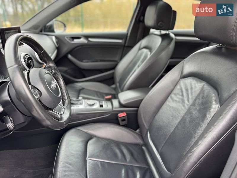 Седан Audi A3 2016 в Дрогобичі