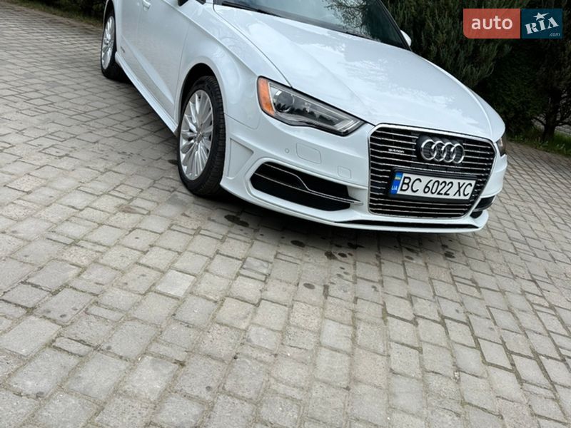 Хэтчбек Audi A3 2015 в Самборе