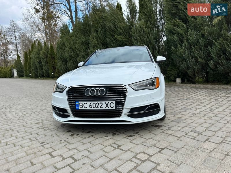 Хэтчбек Audi A3 2015 в Самборе
