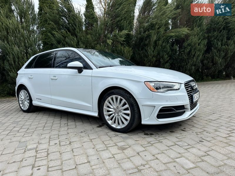 Хэтчбек Audi A3 2015 в Самборе