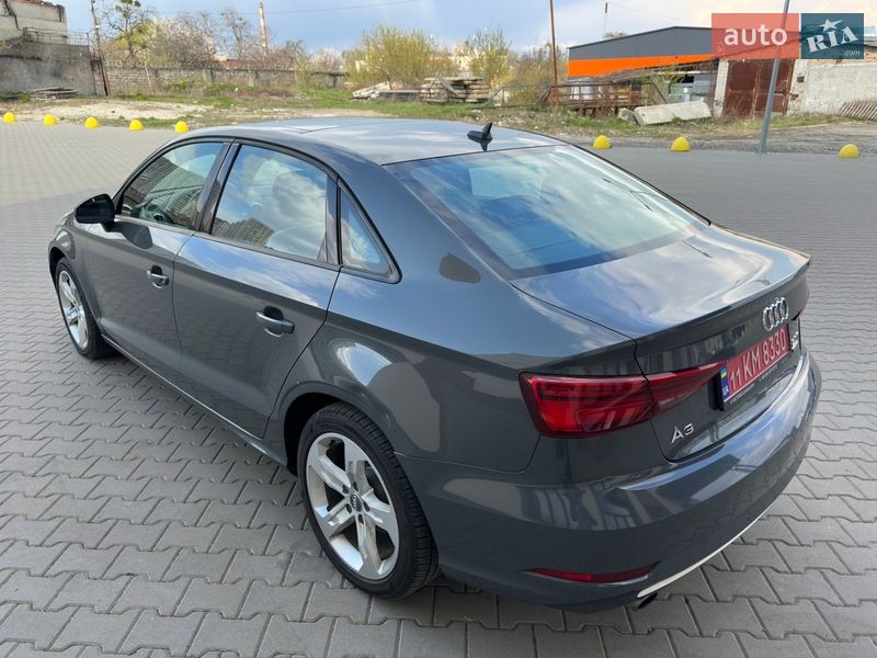 Седан Audi A3 2017 в Киеве