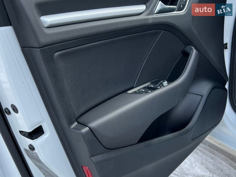 Седан Audi A3 2016 в Фастове