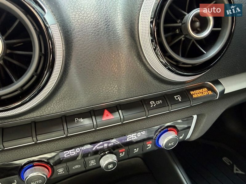 Седан Audi A3 2016 в Одессе