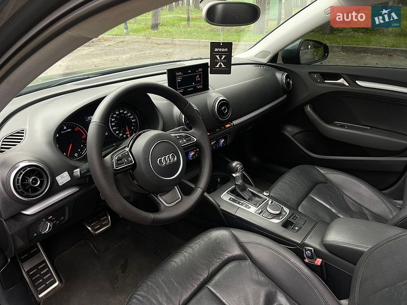 Седан Audi A3 2015 в Чернигове