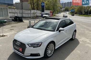 Хетчбек Audi A3 2016 в Києві