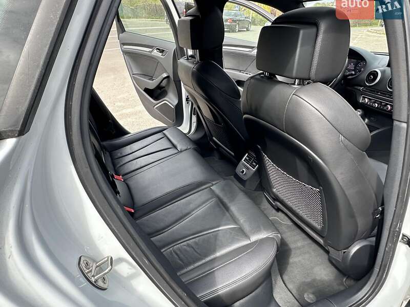 Хэтчбек Audi A3 2016 в Киеве