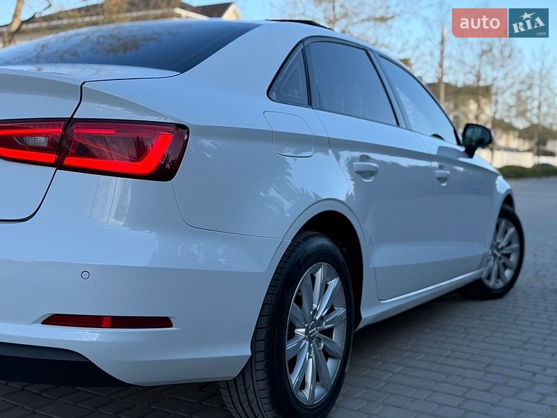 Седан Audi A3 2015 в Одессе