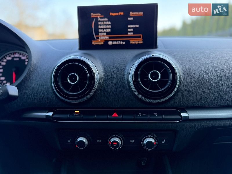 Седан Audi A3 2015 в Одессе