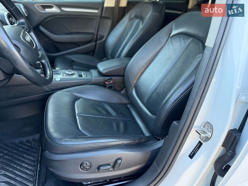 Седан Audi A3 2015 в Одессе