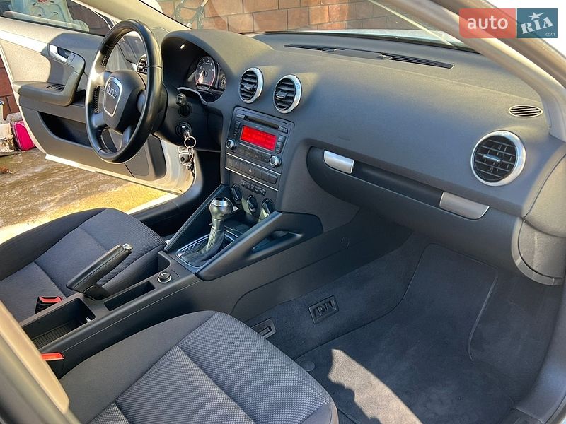 Хетчбек Audi A3 2012 в Чернівцях