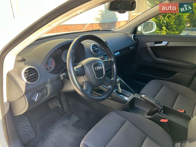 Хетчбек Audi A3 2012 в Чернівцях