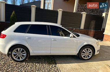 Хетчбек Audi A3 2012 в Чернівцях