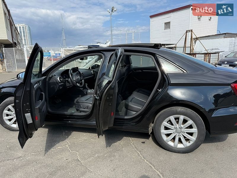 Седан Audi A3 2015 в Одессе