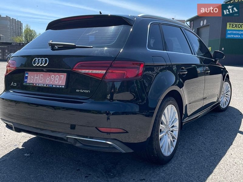 Хэтчбек Audi A3 2017 в Запорожье