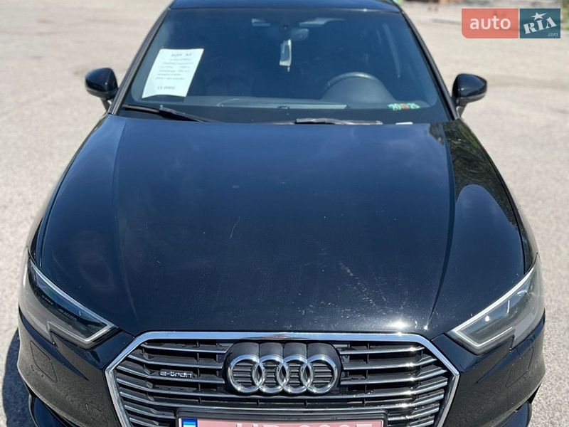 Хэтчбек Audi A3 2017 в Запорожье
