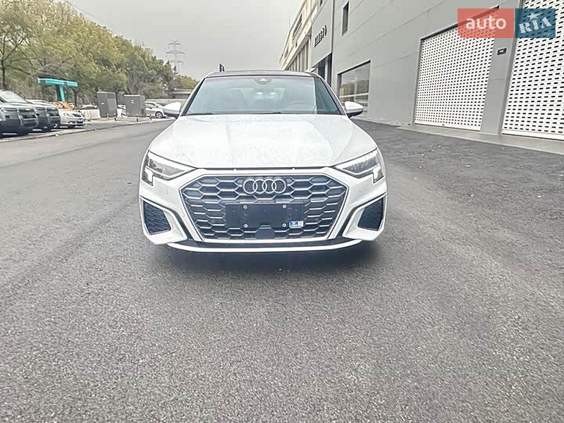 Седан Audi A3 2022 в Киеве