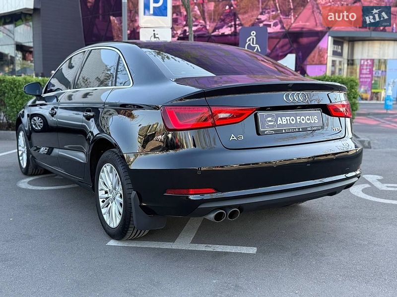 Седан Audi A3 2016 в Киеве