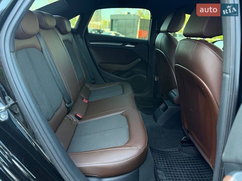 Седан Audi A3 2016 в Киеве