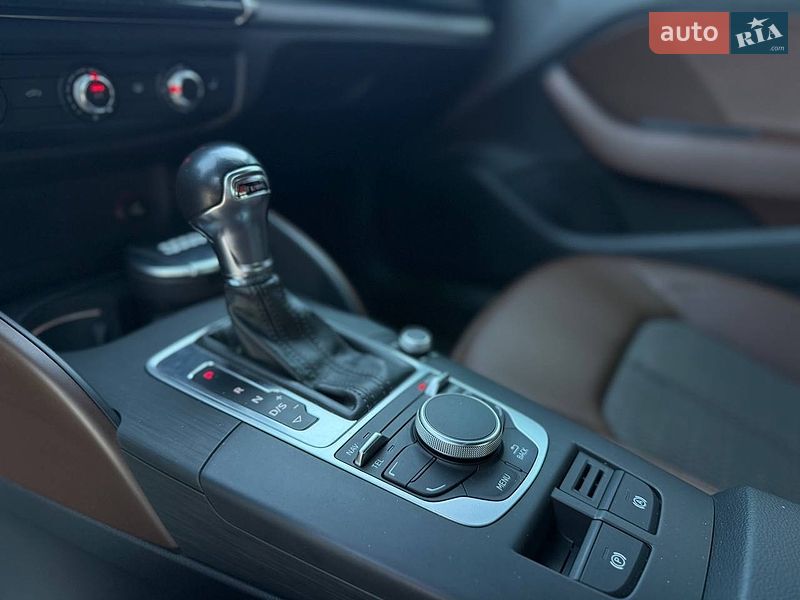 Седан Audi A3 2016 в Киеве