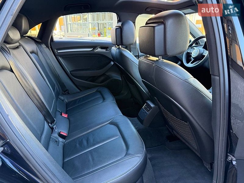 Седан Audi A3 2016 в Коломиї