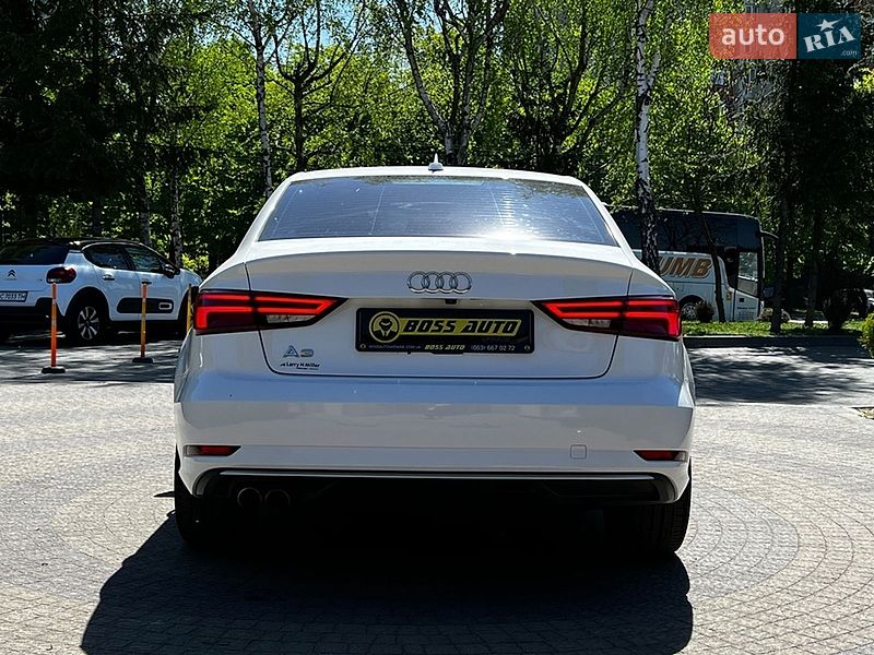 Седан Audi A3 2018 в Львове