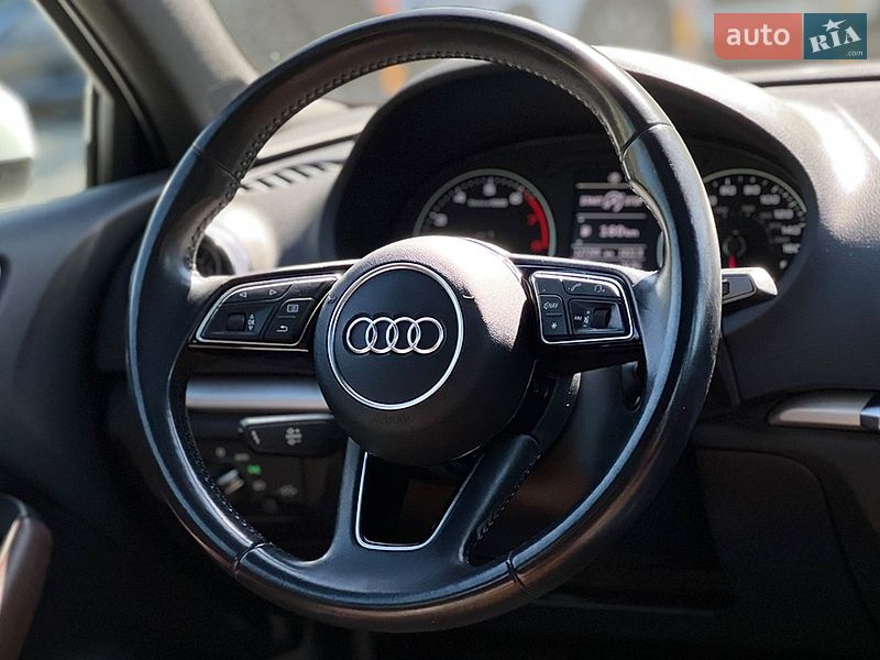 Седан Audi A3 2018 в Львове