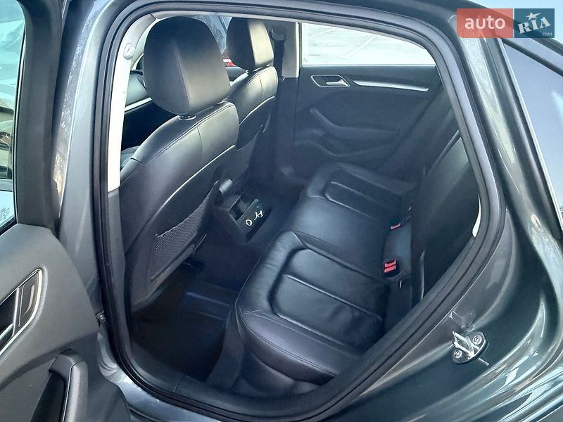 Седан Audi A3 2015 в Одессе