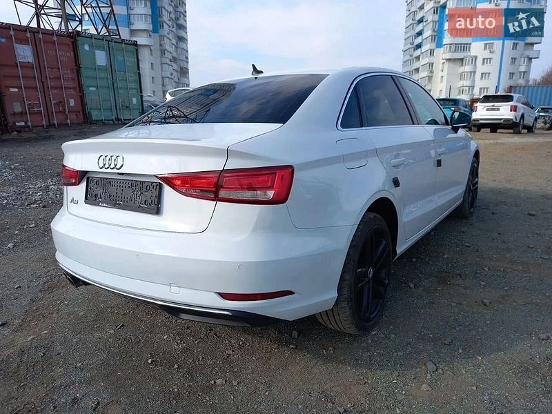 Седан Audi A3 2019 в Одессе