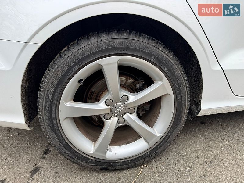 Седан Audi A3 2015 в Одессе