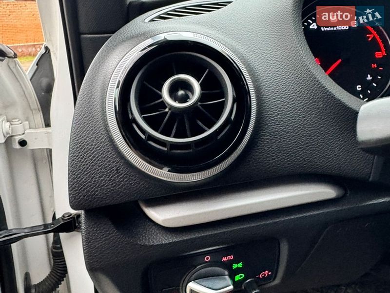 Седан Audi A3 2015 в Одессе