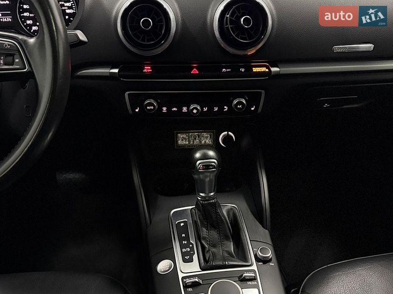 Седан Audi A3 2016 в Одессе
