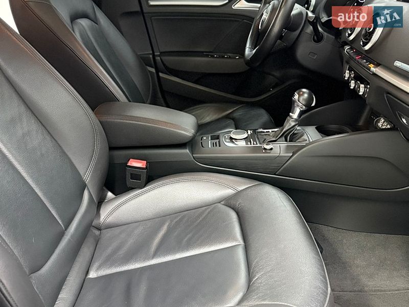 Седан Audi A3 2016 в Одессе
