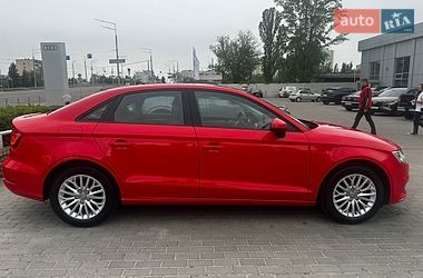 Седан Audi A3 2016 в Киеве