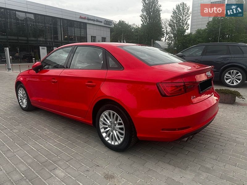 Седан Audi A3 2016 в Киеве