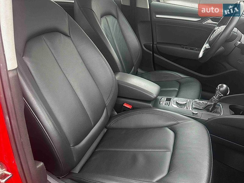 Седан Audi A3 2016 в Киеве