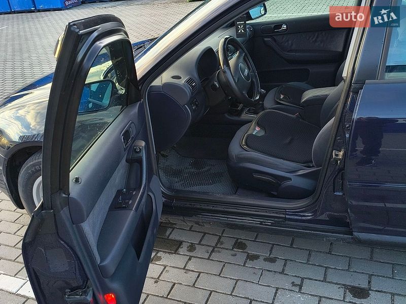 Хэтчбек Audi A3 2001 в Славуте