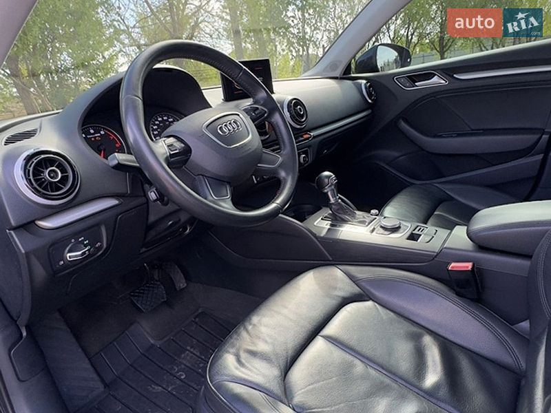 Седан Audi A3 2016 в Киеве