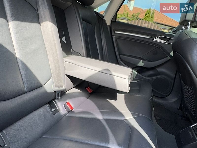 Седан Audi A3 2016 в Киеве