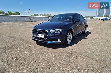 Седан Audi A3 2017 в Киеве