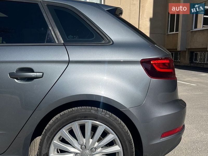 Хетчбек Audi A3 2015 в Львові