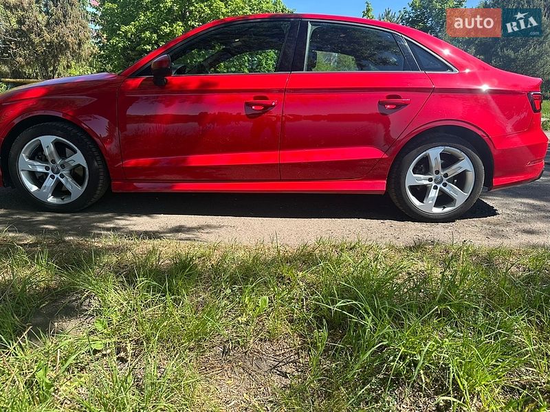 Седан Audi A3 2016 в Ровно