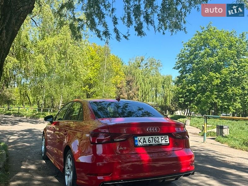 Седан Audi A3 2016 в Ровно