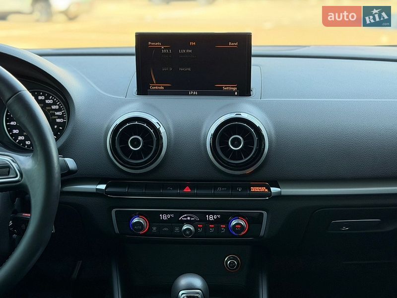 Седан Audi A3 2015 в Киеве