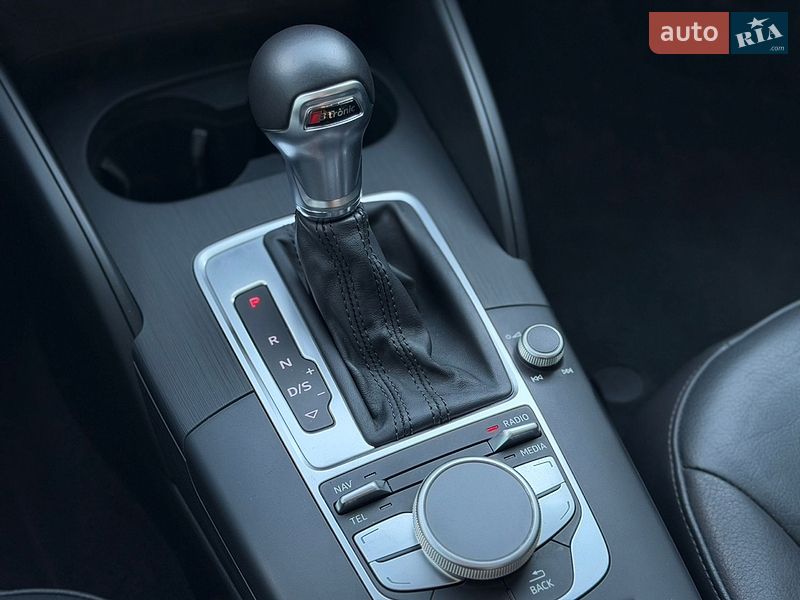 Седан Audi A3 2015 в Киеве