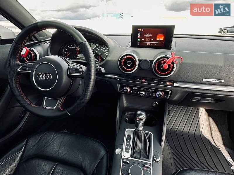 Седан Audi A3 2015 в Львове