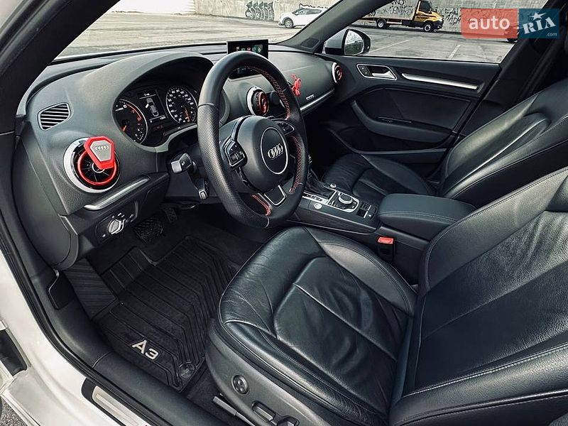 Седан Audi A3 2015 в Львове