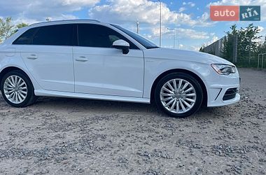Хетчбек Audi A3 2016 в Львові